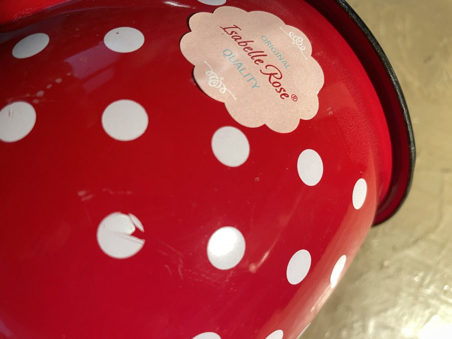 Emajliran čajnik Polka dot v RDEČI barvi 1L Isabelle Rose - Z NAPAKO - slika 2